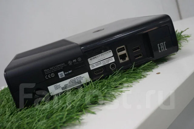 Microsoft Xbox 360 E ����