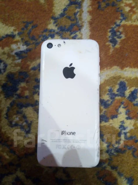 Apple iPhone 5c. �/�, �����, 4G LTE ����