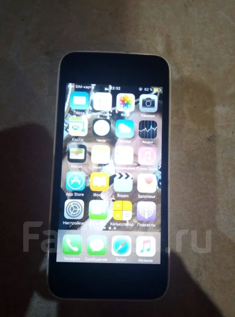 Apple iPhone 5c. �/�, �����, 4G LTE ����