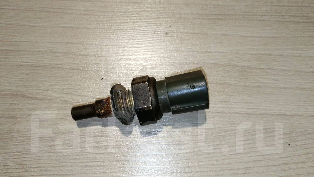 Датчик температуры мазда 323f. Датчики температуры мазда 323. Датчик температуры мазда 626 2. Мазда 323 f bg датчик. Датчик включения вентилятора мазда 3 бк.