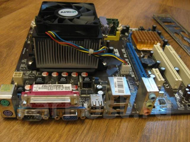 Socket AM2+ ����