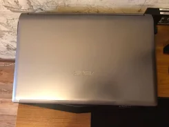 Asus N73. 17.3", 2,4����, ��� 12 ��, ���� 1 250���, WiFi, Bluetooth, ����������� �� 1��. ����