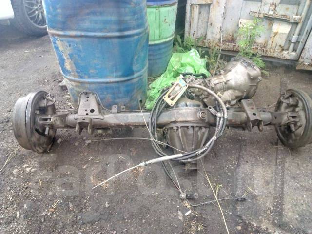Land cruiser 60 задний мост. Мост toyota land cruiser 80. Рама тлк 80 задний мост. Тлк 80 задний мост. Задний мост тлк 80.