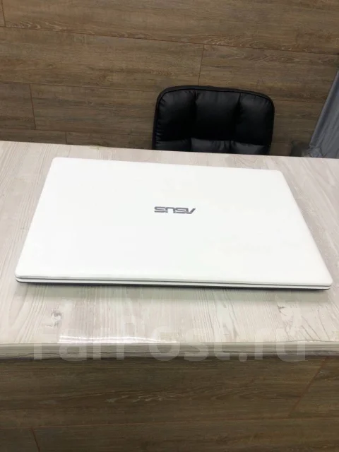 Asus X551CA. 15.6", 1,5����, ��� 2048 ��, ���� 500���, WiFi: 1, Bluetooth: 1, ����������� �� 2��. ����