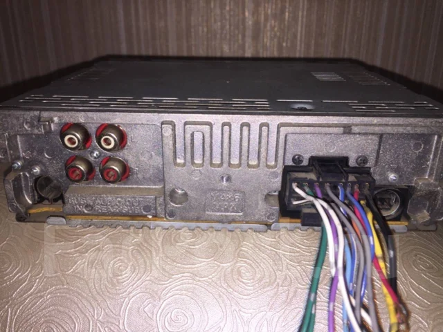 Sony CDX-GT317EE ����