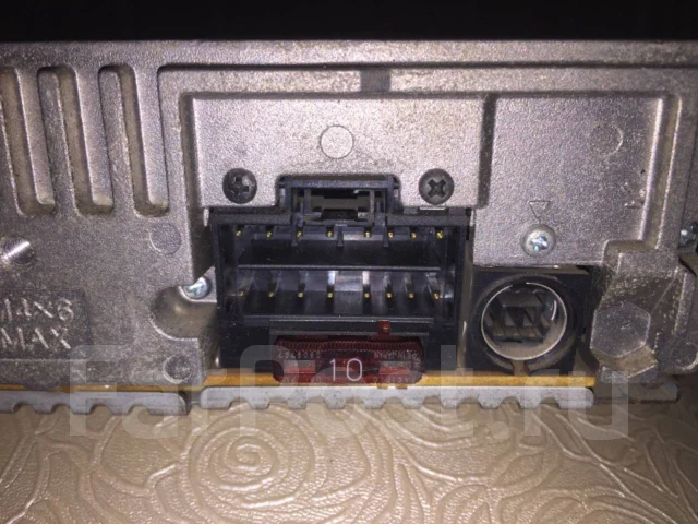 Sony CDX-GT317EE ����