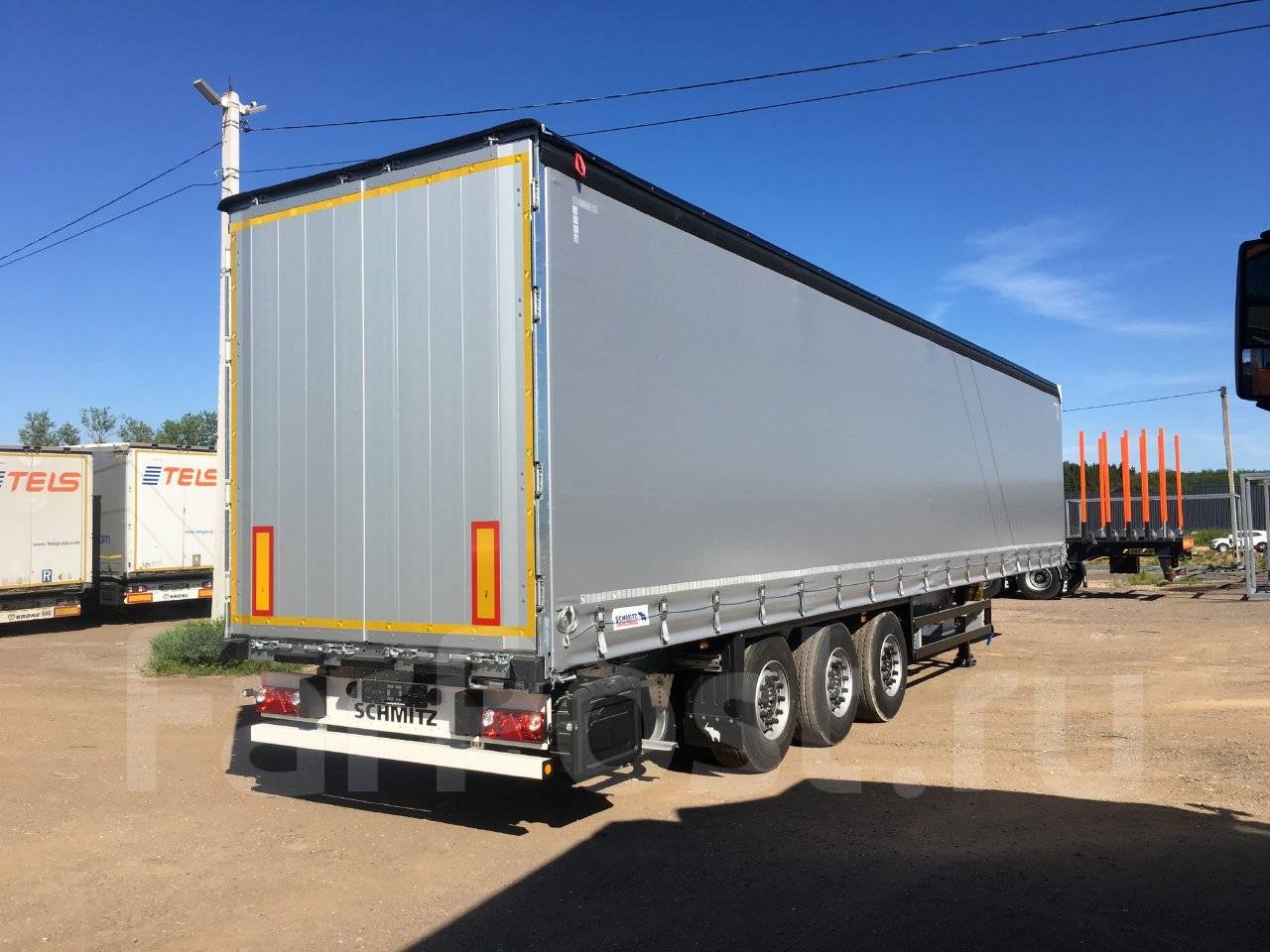 Шторный прицеп. Грузовые Schmitz Cargobull.