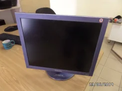 Samsung. 17" ����