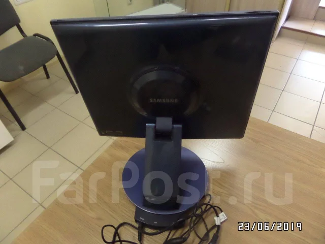 Samsung. 17" ����