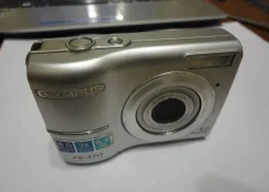 Olympus FE-170 ����