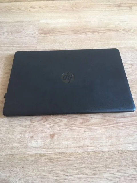 HP 15-bs167ur. 15.6", 2����, ��� 4 ��, ���� 128���, WiFi: 1, Bluetooth: 1, ����������� �� 6��. ����