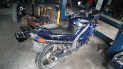 Kawasaki ZZR 250 ����