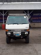 Toyota Hiace. Тойота хайс на мостах, 2 400 куб. см., 1 250 кг., 4x4