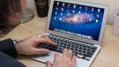Apple MacBook Air 11 2011 Mid. 11.6", 1,6����, ��� 2048 ��, ���� 64���, WiFi: 1, Bluetooth: 1, ����������� �� 3��. ����