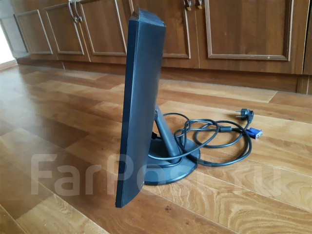 Asus. 19" ����