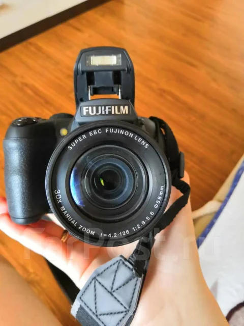 Fujifilm FinePix HS25EXR. ���: 14� � ����� ����