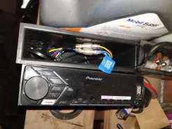 Pioneer MVH-S100UBG ����