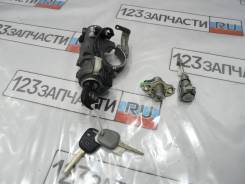 Замок зажигания + 2 личинки ( Комплект ) Toyota Avensis AZT251 в Новосибирске Замок зажигания + 2 личинки ( КОМПЛЕКТ ) Toyota Avensis AZT251