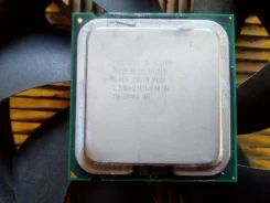 Intel Celeron E3300