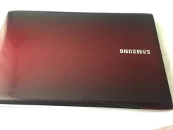 Samsung R730. 17.3", 2,5����, ��� 3072 ��, ���� 500���, WiFi: 1, Bluetooth: 1, ����������� �� 3��. ����