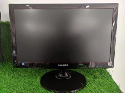 Samsung. 19.5", ���������� �� (LCD)
