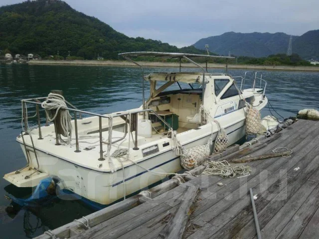 Yamaha F-24. 1992 ���, ����� 7,2��., ��������� ������������, 230��.�., ������ ����