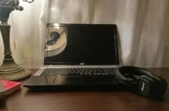 Acer Aspire V3-771. 17", ��� 4 ��, WiFi, Bluetooth