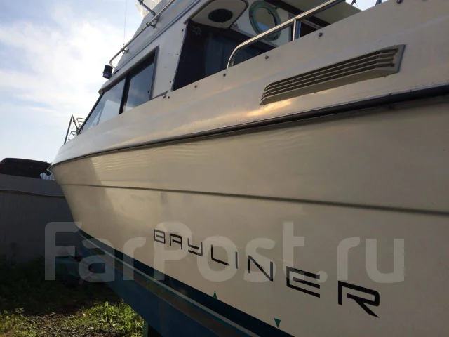 Bayliner. 1990 ���, ����� 8��., ��������� ������������, 220��.�., ������ ����