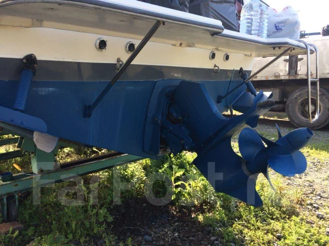 Bayliner. 1990 ���, ����� 8��., ��������� ������������, 220��.�., ������ ����