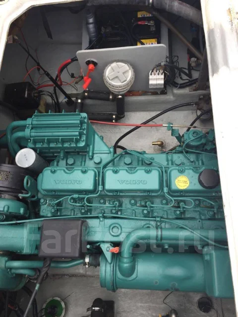 Bayliner. 1990 ���, ����� 8��., ��������� ������������, 220��.�., ������ ����