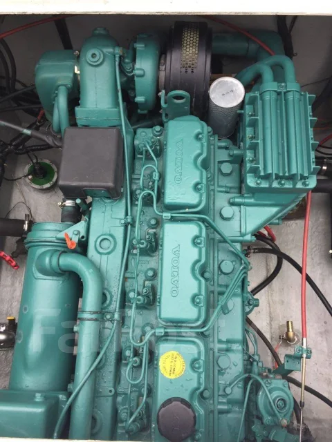 Bayliner. 1990 ���, ����� 8��., ��������� ������������, 220��.�., ������ ����