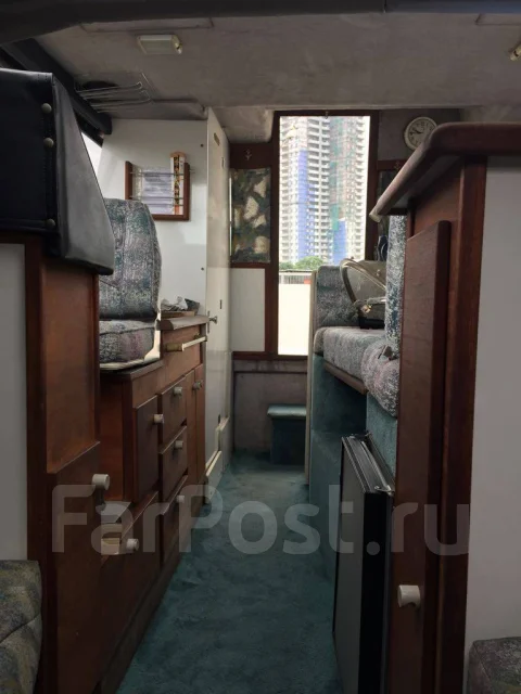 Bayliner. 1990 ���, ����� 8��., ��������� ������������, 220��.�., ������ ����