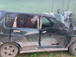 Mitsubishi Dingo. CQ2A, 4G15 ����