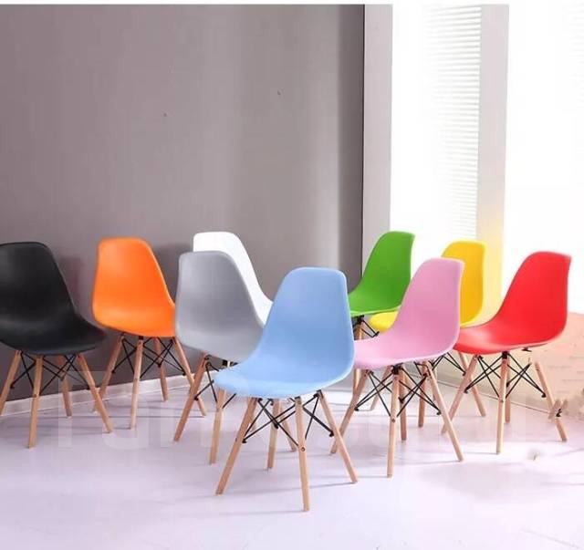 Стул и стул eames