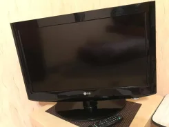 LG 22LD320. LCD (��)