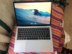 Apple MacBook Air 13 2018. 13", ��� 8 ��, ���� 256���, WiFi, Bluetooth ����