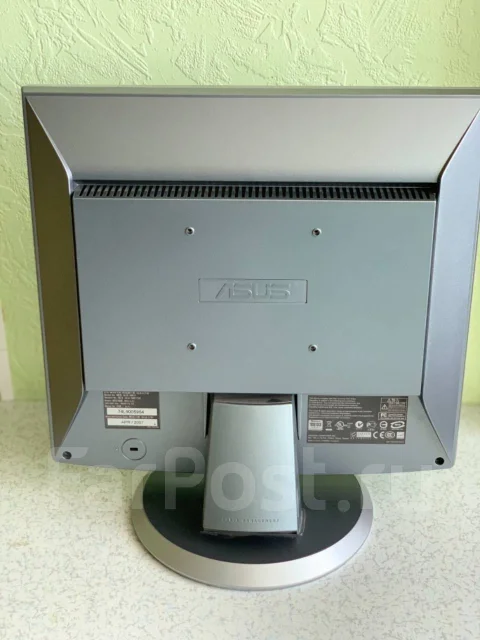 Asus. 17" ����