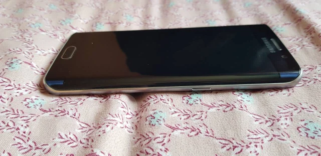 Samsung Galaxy S6 Edge. �/�, ������, 3G, 4G LTE, Dual-SIM, ����������, NFC ����
