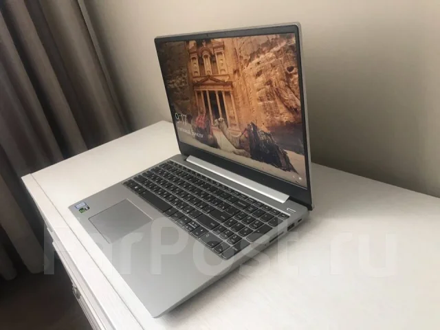 Lenovo IdeaPad 330-15IKB. 15.6", 2 300����, ��� 6 ��, ���� 1 000���, WiFi: 1, Bluetooth: 1, ����������� �� 5��. ����