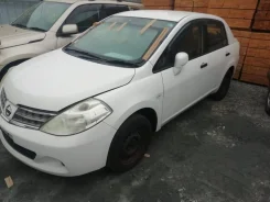 Nissan Tiida Latio. SC11, HR15 ����