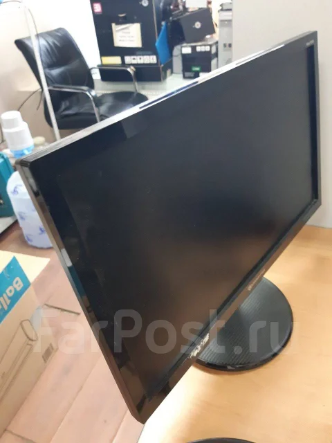 Packard Bell. 18.5" ����