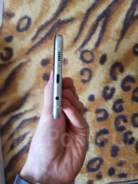 Samsung Galaxy A8s. �/�, �����, 3G, 4G LTE, Dual-SIM, ����������, NFC ����