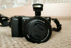 Sony Alpha ILCE-5000 Kit. 20 � ����� �� ����