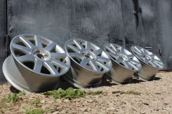 Niche Targa. 7.5x17", 5x112, ET33 ����