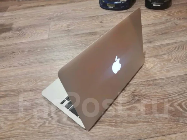 Apple MacBook Air 11 2014 Early. 11", 1,4����, ��� 4 ��, WiFi: 1, Bluetooth: 1 ����