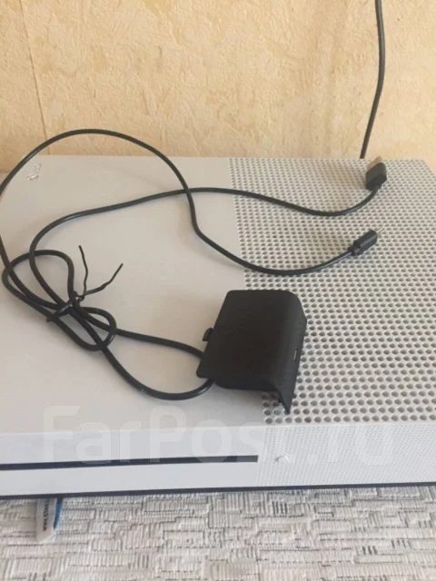 Microsoft Xbox One S ����