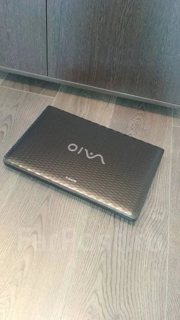 Sony VAIO VPC-EH2S1R. 2,5����, WiFi: 1, Bluetooth: 1, ����������� �� 1��. ����