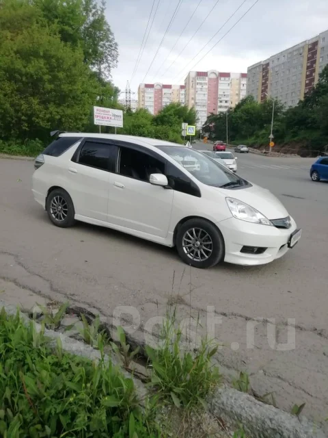 Honda Fit Shuttle. �������, 1.3, ������ ����