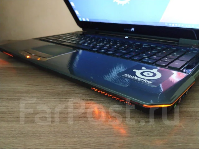 MSI GT683. 15.6", 2����, ��� 8 ��, ���� 498���, WiFi: 1, Bluetooth: 1, ����������� �� 4��. ����