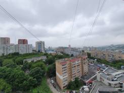 3-комнатная, проспект Красного Знамени 88 во Владивостоке 3-комнатная, проспект Красного Знамени 88. Толстого (Буссе), агентство, 68,0 кв. м. Вид из окна днём